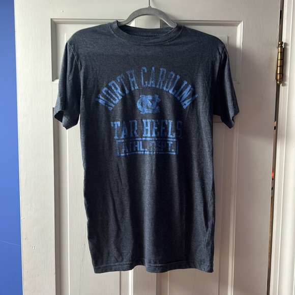 UNC Tarheels T-Shirt - Picture 1 of 4